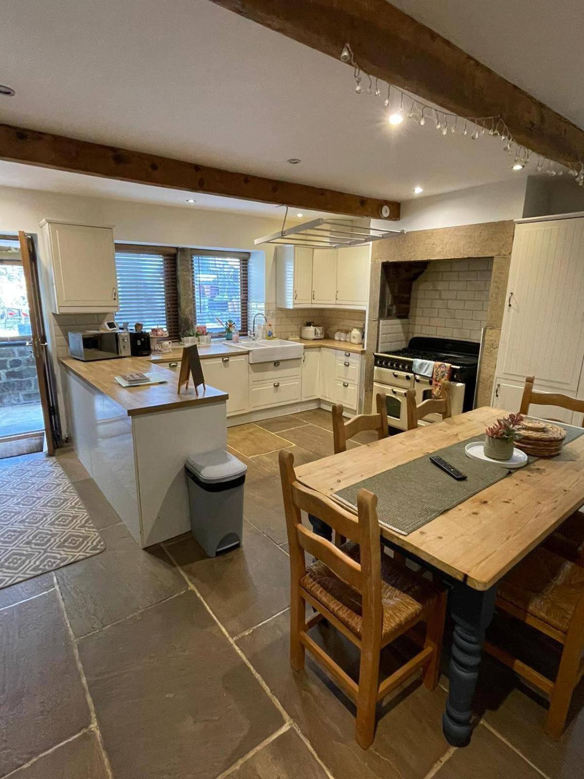 Wuthering Cottage - Central, Stylish, Cosy, Comfy Haworth Esterno foto